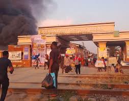 Fire Guts Army Arena Market in Lagos