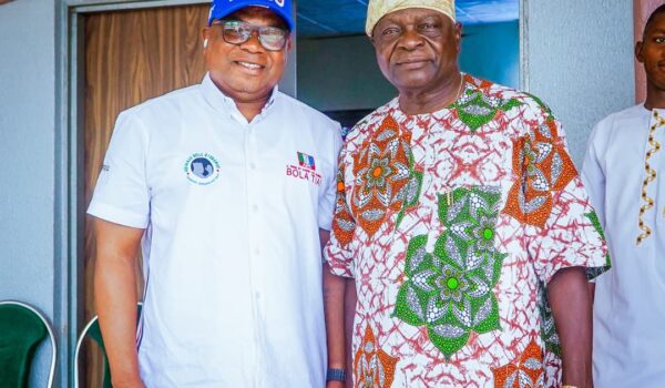 Oyinlola Rallies PDP Members to Endorse APC Governorship Candidate